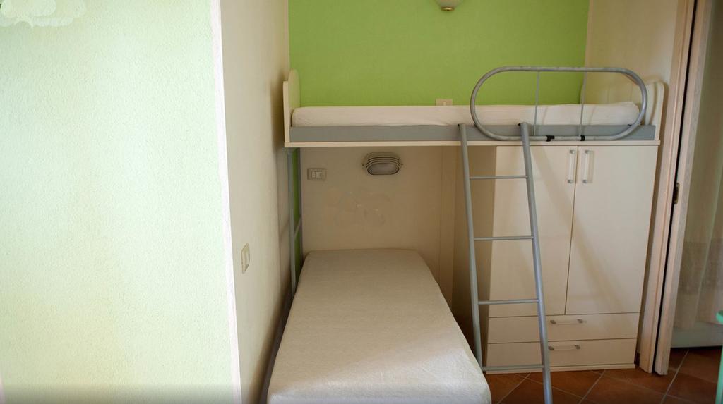 Villaggio Piscina Rei Monte Nai Zimmer foto